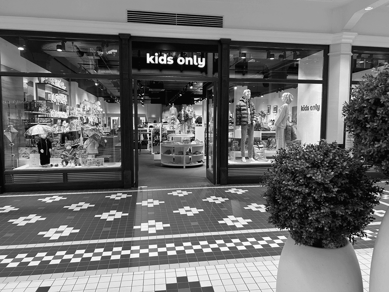 Salzburg - Designer Outlet Salzburg - Kinderbekleidung zu Outlet-Preisen